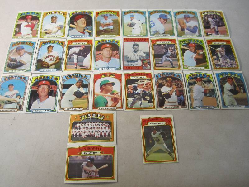 Lot of 27 Baseball Cards 1972  FS...