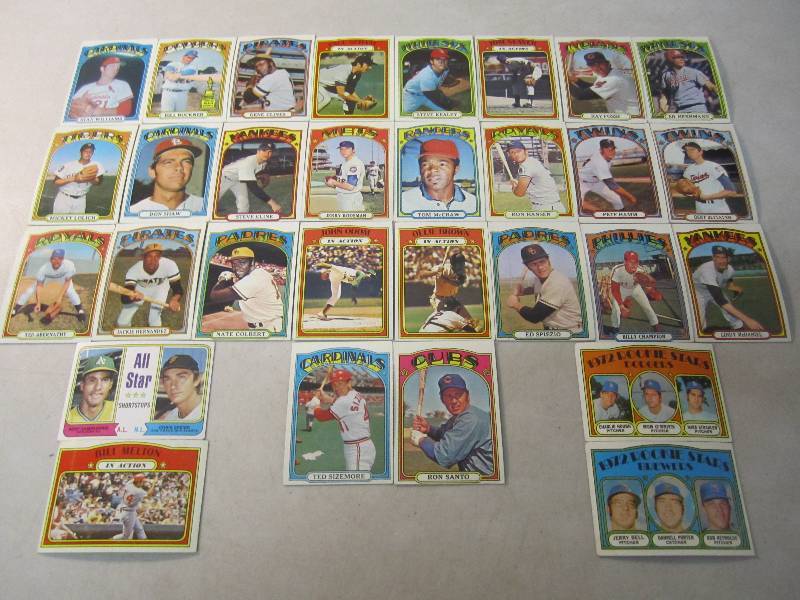 Lot of 30 Baseball Cards 1972  FS...