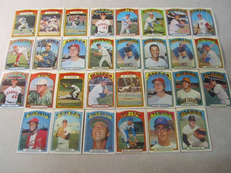 Lot of 30 Baseball Cards 1972  FS...
