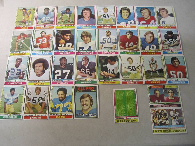 Lot of 31 Football Cards 1974  FS...