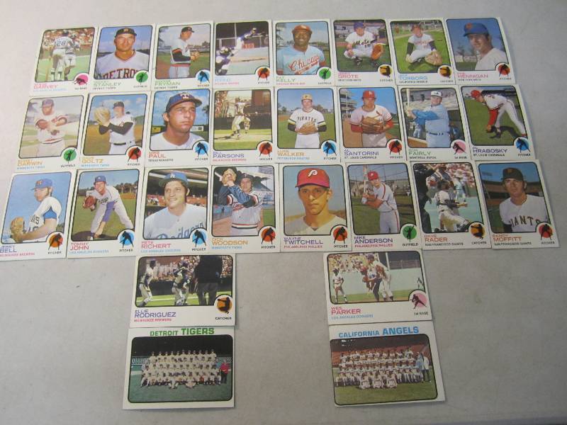 Lot of 28 Baseball Cards 1973  FS...