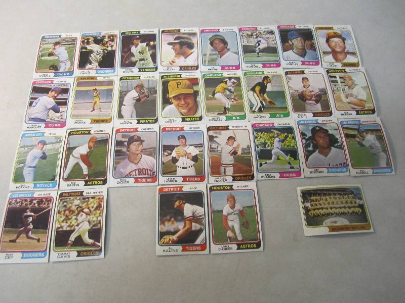 Lot of 29 Baseball Cards 1974  FS...