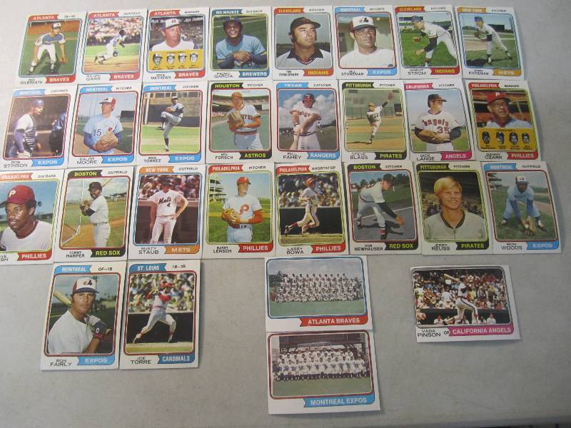 Lot of 29 Baseball Cards 1974  FS...