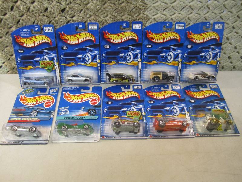 Lot of 10 Hot Wheels Cars  EC1...