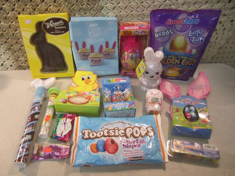 Lot of Misc Easter Candy Etc. See P...