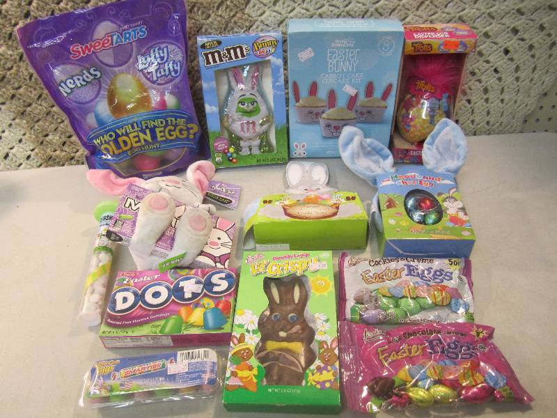 Lot of Misc Easter Candy Etc. See P...