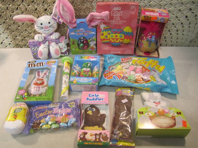 Lot of Misc Easter Candy Etc. See P...