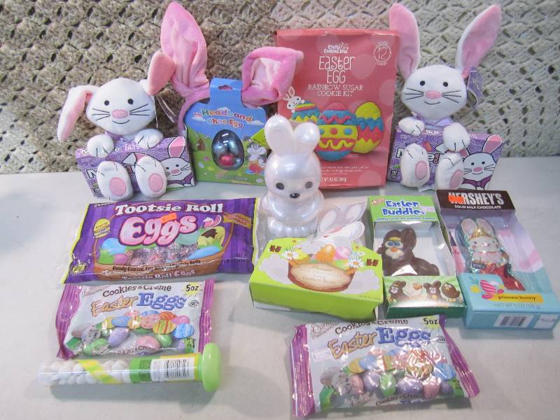 Lot of Misc Easter Candy Etc. See P...