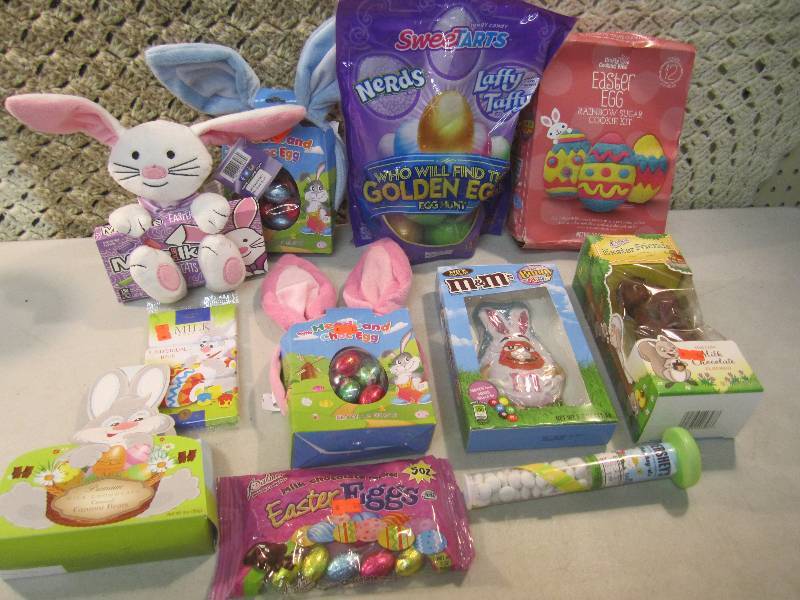 Lot of Misc Easter Candy Etc. See P...