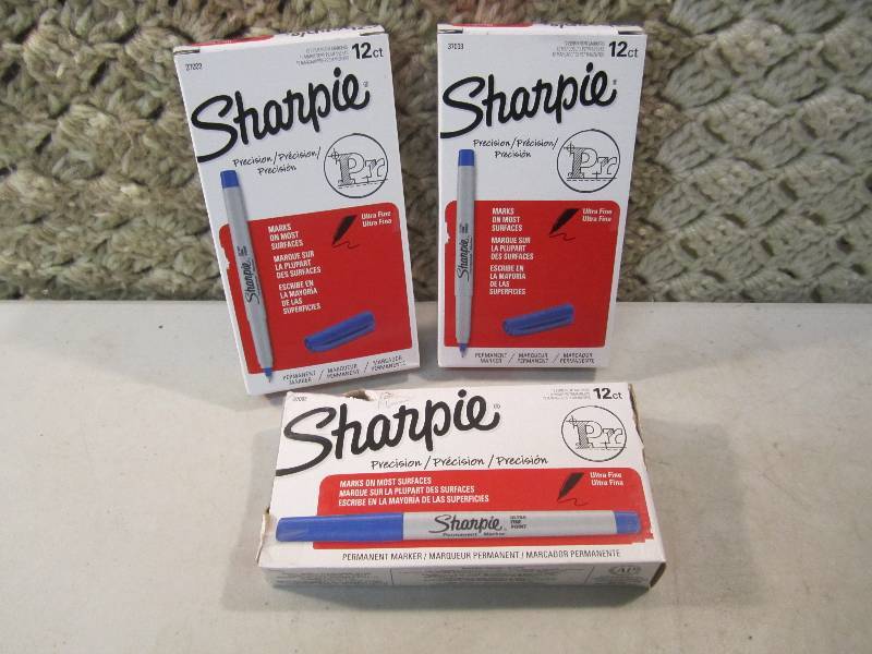 Lot of 36 Sharpie MarkersPens 3 bo...