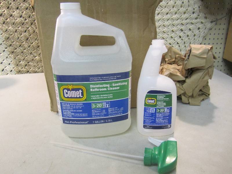 Lot of 2 - 1 Gallon Comet Bathroom ...