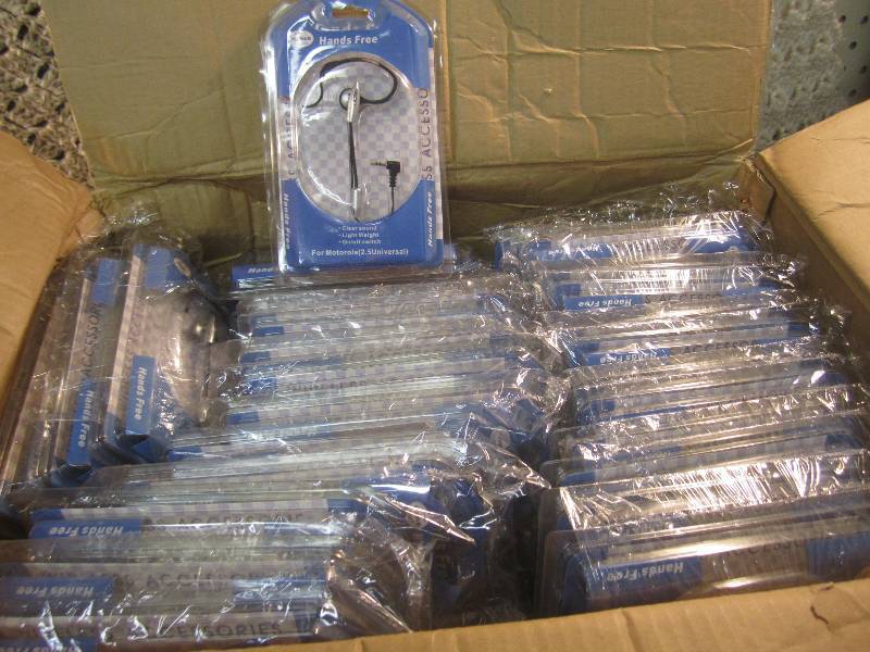 Case of 100 Universal Handsfree Ear...