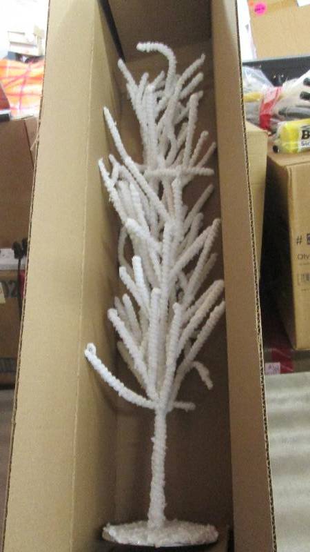 lot 3 image: Flocked 32 inch Tree...