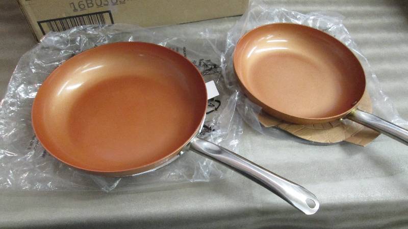 lot 11 image: 2 Fry Pan Set- smaller one used...