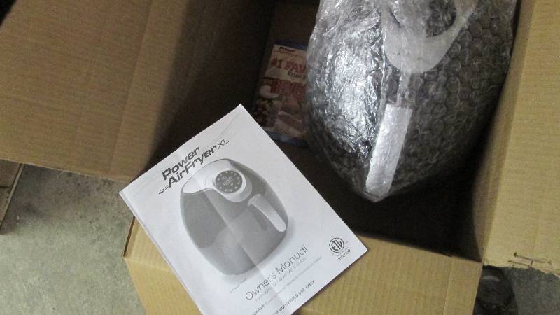lot 15 image: 5.3-Qt. Power Air Fryer XL open box...