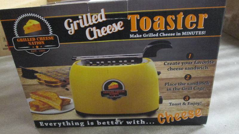 lot 23 image: Grilled Cheese Toaster open box, un...
