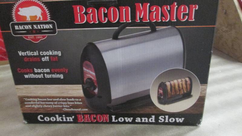lot 25 image: Bacon Nation Bacon Master open box,...