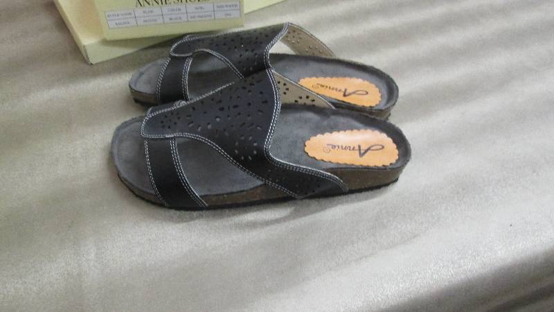 lot 33 image: Annie Shoes Slide Sandals Size 10 M...