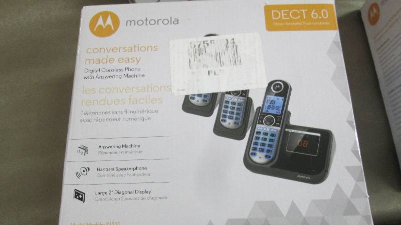 lot 77 image: Motorola Dect 6.0 Expandable Cordle...