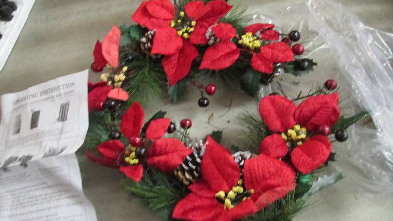 lot 86 image: Poinsettia Door Corners Lighted, un...
