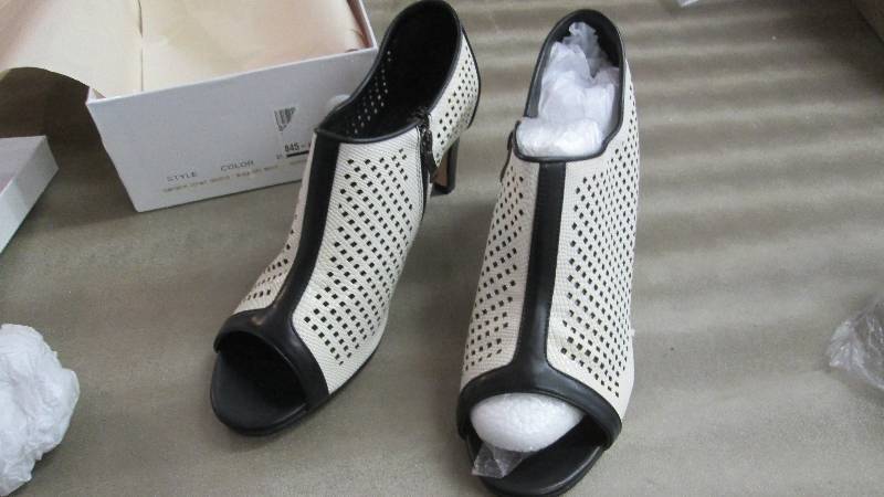 lot 88 image: Monroe & Main Temptress Cutout Size...