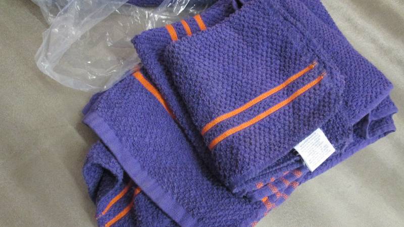 lot 97 image: Purple Towel Set ...