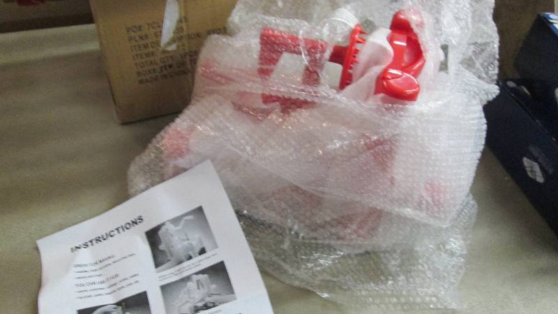 lot 135 image: Noodle & Chip Maker open box Retail...