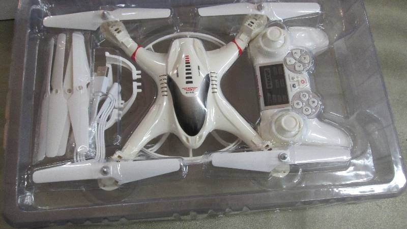 lot 155 image: Remote Controlled Copter with Camer...