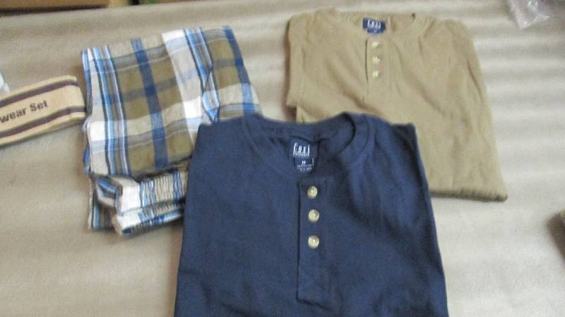 lot 167 image: Cosi 3 pc Sleepwear Set Medium...