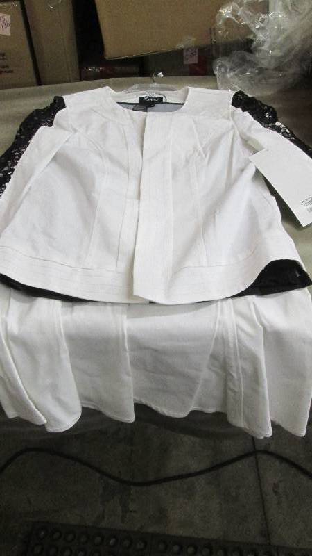 lot 181 image: Ashro Size 12 White & Black 3 piece...