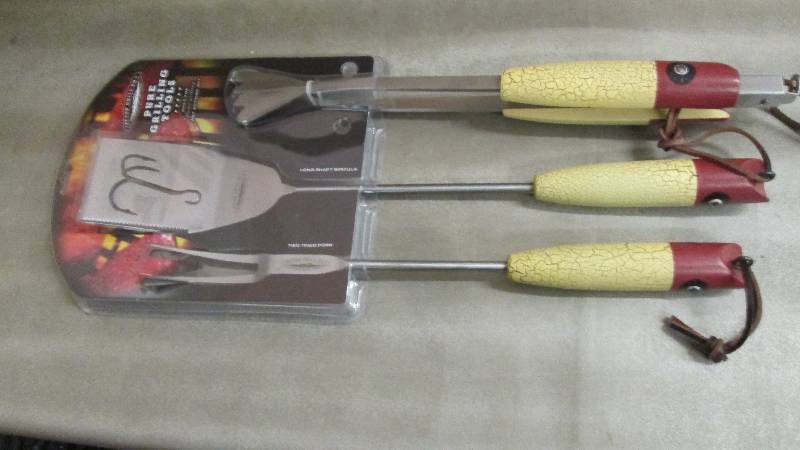 lot 200 image: Fishing Lure 3 Piece Grill Utensil ...