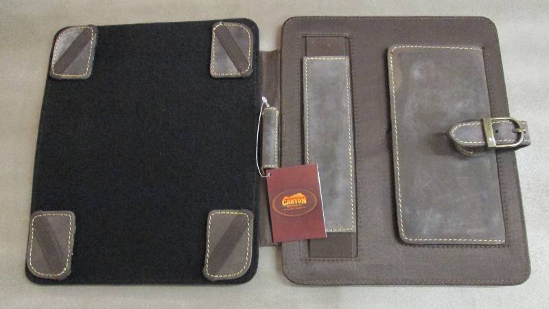 lot 228 image: Canyon Outback Bear Canyon Media Ho...
