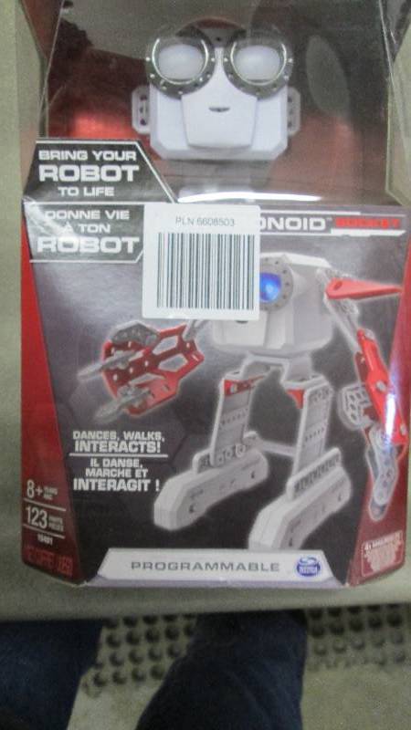 lot 282 image: Meccano Micronoid - Red Socket Reta...