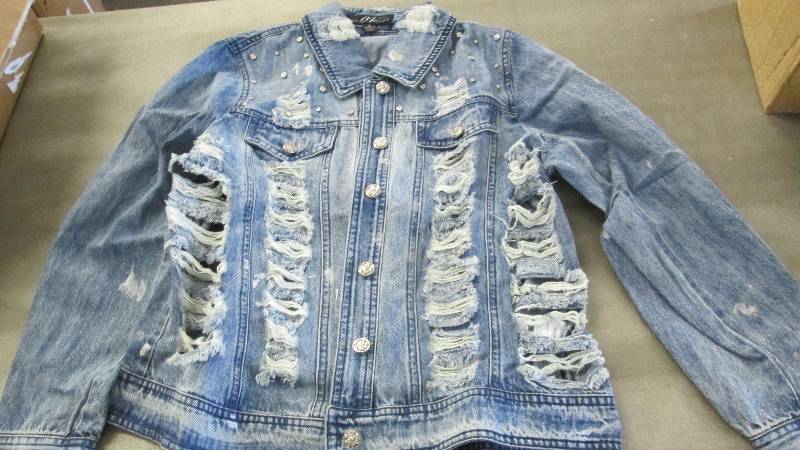 lot 313 image: Distressed Denim Midnight Velvet Si...
