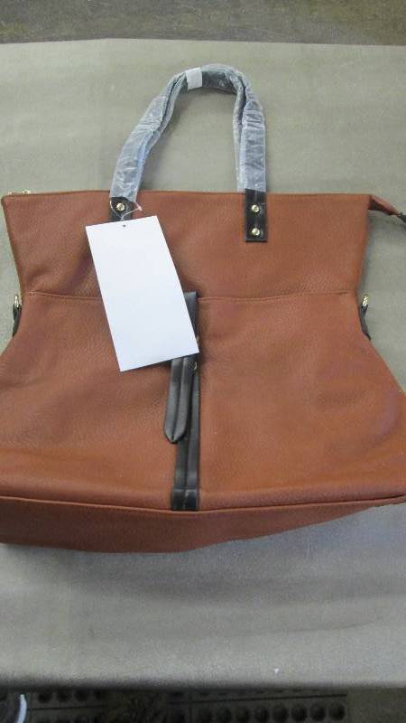 lot 320 image: Ashro Taina Zippered Messenger Bag...