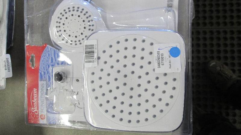 lot 322 image: Sunbeam Dual Shower Massager and He...