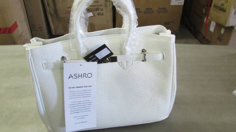 lot 330 image: White Ashro Handbag...