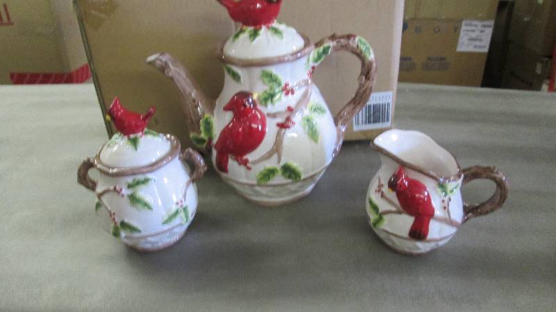lot 343 image: Cardinal CeramicTeapot, SugarCream...