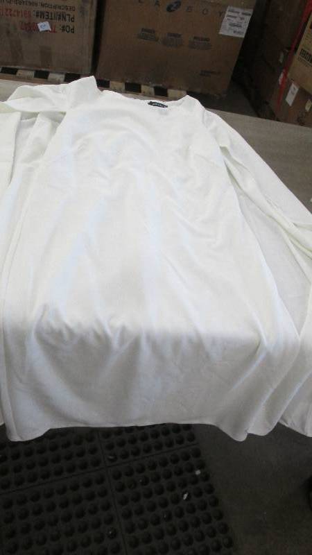 lot 362 image: Ashro Ivory 1 Piece Sheath with Cap...