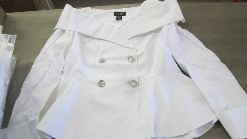 lot 375 image: Ashro Fitted White Blazer Size 14...