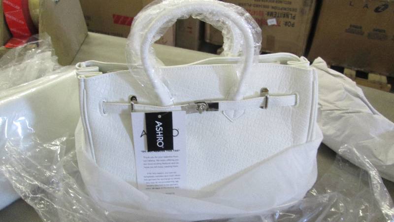 lot 391 image: White Ashro Handbag...