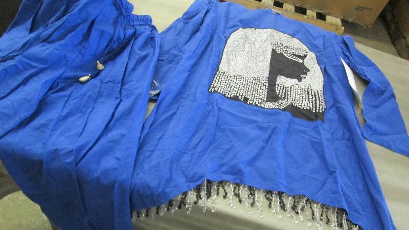 lot 394 image: Ashro 2 Piece 16W Tunic & Drawstrin...