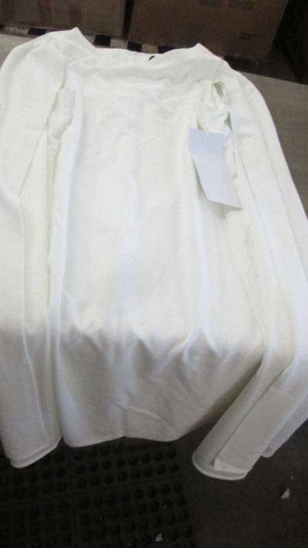 lot 395 image: Ashro Ivory 1 Piece Sheath with Cap...