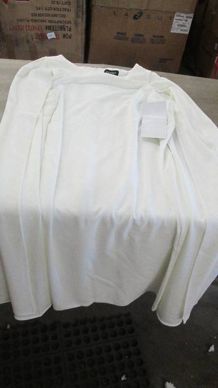 lot 398 image: Ashro Ivory 1 Piece Sheath with Cap...