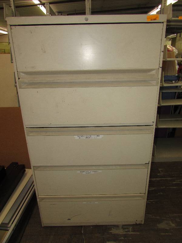 lot 333 image: 4 DRAWER FILING CABINET, DRAWERS ARE HARD TO OPEN, NEEDS ADJUSTMENTS