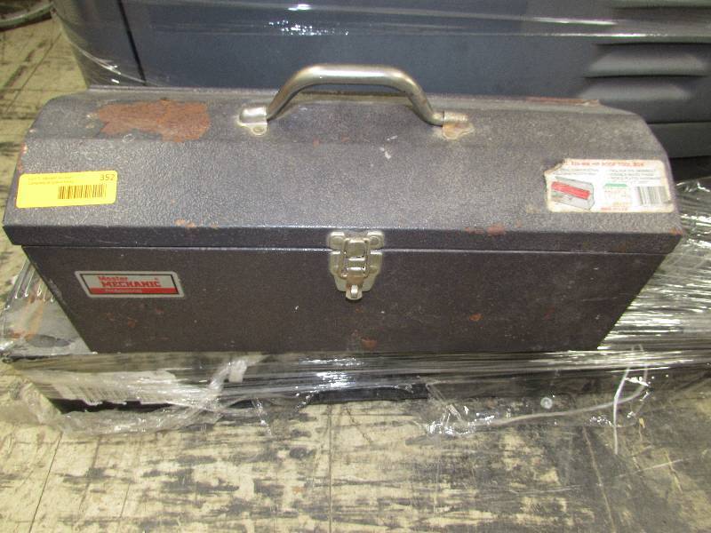 lot 352 image: METAL TOOL BOX WITH CONTENTS
