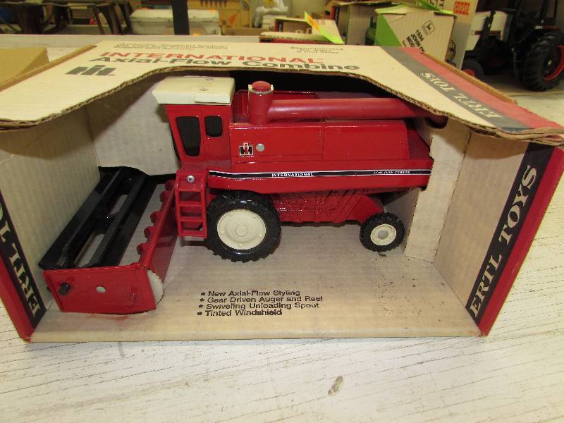 lot 379 image: ERTL INTERNATIONAL AXIAL FLOW COMBINE, DIE CAST METAL