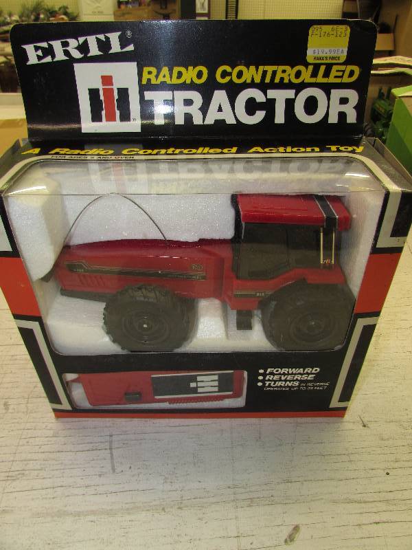 lot 381 image: ERTL RADIO CONTROLLED TRACTOR