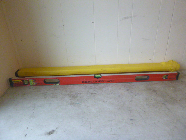 lot 17 image: Hercules Level with Stanley Case