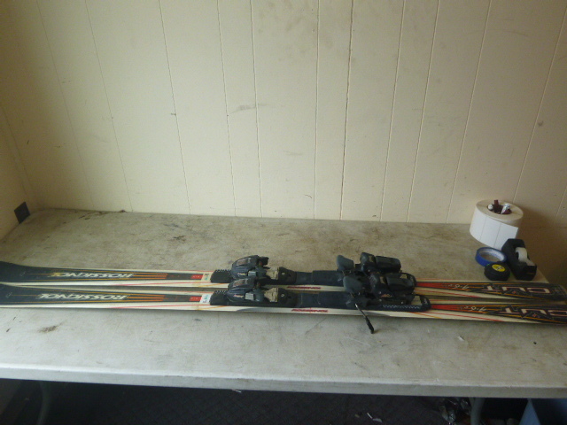 lot 31 image: Rossignol Skis